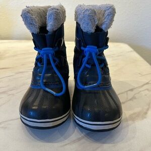 Sorel 
Children’s winter snow boots
Size 12
Used condition